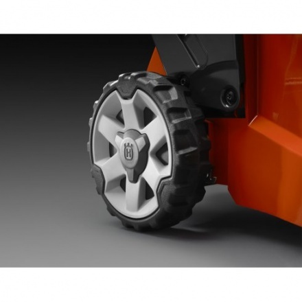 Газонокосилка бензиновая Husqvarna LC 247 Газонокосилка бензиновая Husqvarna LC 247