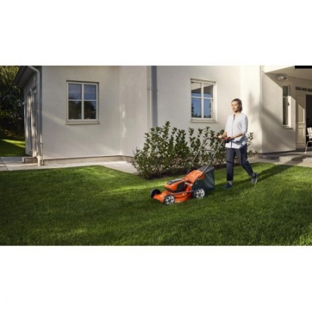 Газонокосилка аккумуляторная Husqvarna LC 137i Газонокосилка аккумуляторная Husqvarna LC 137i