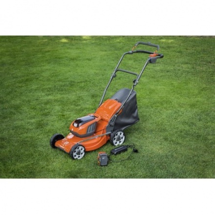 Газонокосилка аккумуляторная Husqvarna LC 137i Газонокосилка аккумуляторная Husqvarna LC 137i