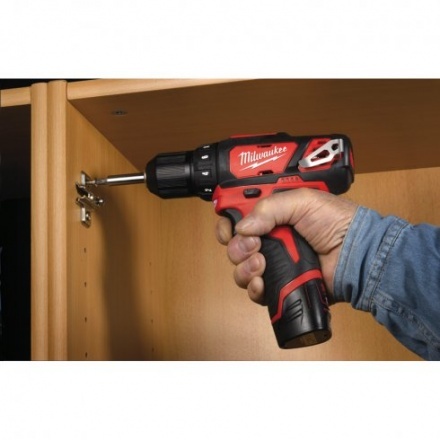 Аккумуляторная дрель-шуруповерт Milwaukee M12 FPDX-202X 4933464136 Аккумуляторная дрель-шуруповерт Milwaukee M12 FPDX-202X 4933464136