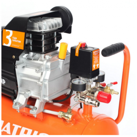 Воздушный компрессор PATRIOT Euro 24-240K (+ набор пневиоинструмента KIT 5В) Воздушный компрессор PATRIOT Euro 24-240K (+ набор пневиоинструмента KIT 5В)