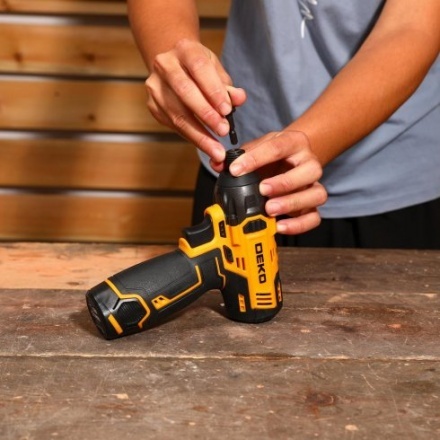 Аккумуляторный шуруповерт Deko DKIS12-Li Аккумуляторный шуруповерт Deko DKIS12-Li