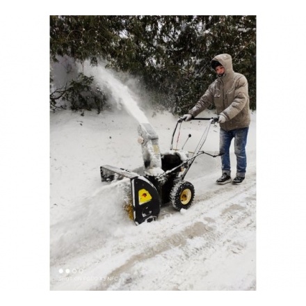 Снегоуборщик бензиновый Huter SGC 4800B Снегоуборщик бензиновый Huter SGC 4800B