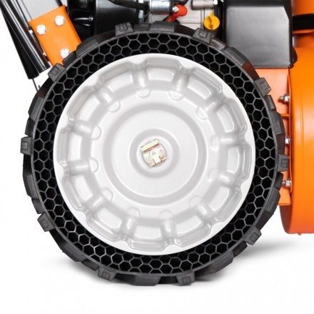 Снегоуборщик бензиновый DAEWOO DAST 8570 (LCT) Снегоуборщик бензиновый DAEWOO DAST 8570 (LCT)