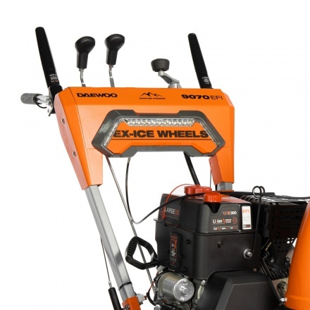 Снегоуборщик бензиновый DAEWOO DAST 9070 EFI Снегоуборщик бензиновый DAEWOO DAST 9070 EFI
