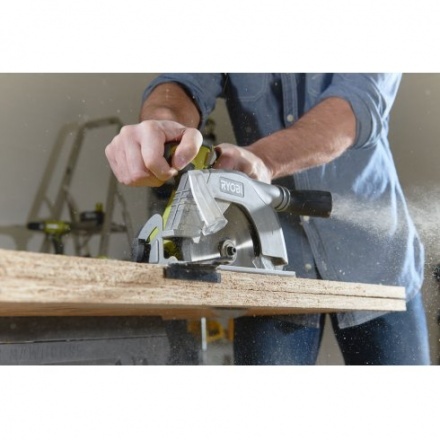 Пила циркулярная RYOBI R18CS-0 (без батареи) Пила циркулярная RYOBI R18CS-0 (без батареи)