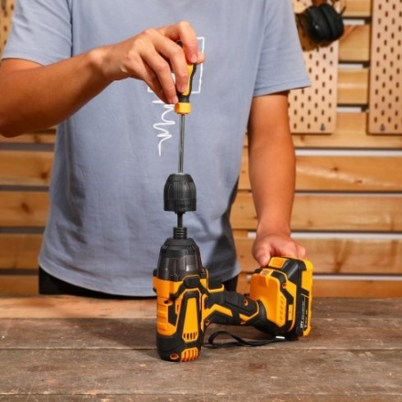 Аккумуляторный шуруповерт Deko DKIS20-Li / 063-4392 Аккумуляторный шуруповерт Deko DKIS20-Li / 063-4392