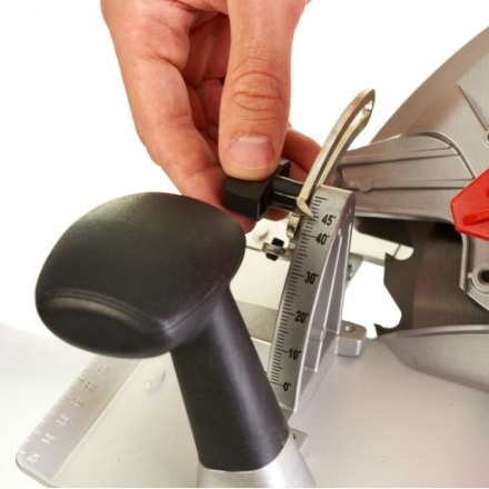 Дисковая пила Milwaukee CS 85 SB / 4933451117 Дисковая пила Milwaukee CS 85 SB / 4933451117