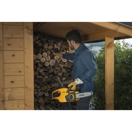 Аккумуляторная цепная пила Stiga CS 100e Аккумуляторная цепная пила Stiga CS 100e