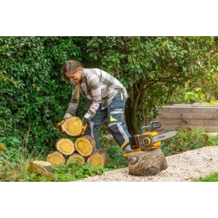 Аккумуляторная цепная пила Stiga CS 300e Аккумуляторная цепная пила Stiga CS 300e
