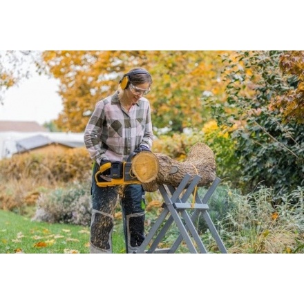 Аккумуляторная цепная пила Stiga CS 300e Аккумуляторная цепная пила Stiga CS 300e