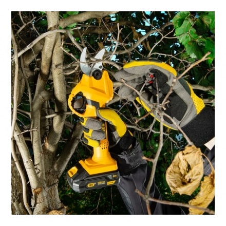 Секатор аккумуляторный Denzel CP-30 Секатор аккумуляторный Denzel CP-30