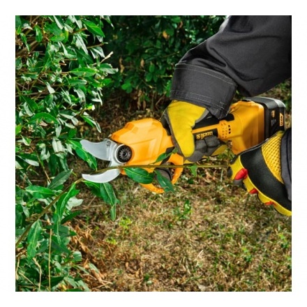 Секатор аккумуляторный Denzel CP-30 Секатор аккумуляторный Denzel CP-30