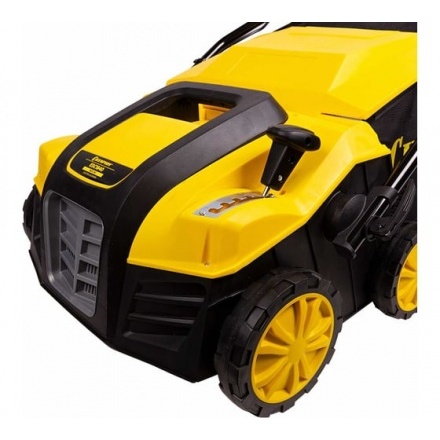 Аэратор-скарификатор для газона Champion ESC1840 Аэратор-скарификатор для газона Champion ESC1840