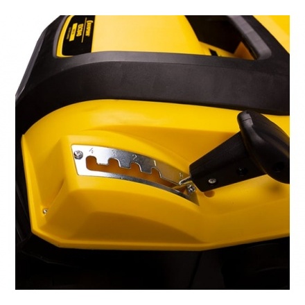 Аэратор-скарификатор для газона Champion ESC1840 Аэратор-скарификатор для газона Champion ESC1840