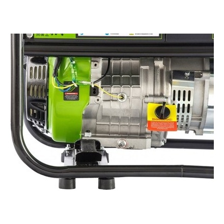 Бензиновый генератор СибрТех БС-8000 Бензиновый генератор СибрТех БС-8000