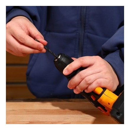 Аккумуляторная дрель-шуруповерт Deko Sharker Аккумуляторная дрель-шуруповерт Deko Sharker