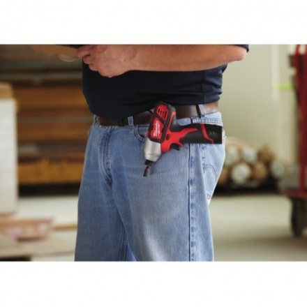 Аккумуляторный шуруповерт Milwaukee M12 BID-202С Аккумуляторный шуруповерт Milwaukee M12 BID-202С