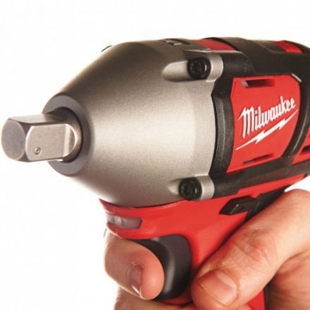 Аккумуляторный гайковерт Milwaukee M18 BIW12-0 4933443590 Аккумуляторный гайковерт Milwaukee M18 BIW12-0 4933443590