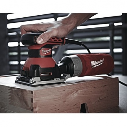 Вибрационная шлифовальная машина Milwaukee SPS 140 Вибрационная шлифовальная машина Milwaukee SPS 140