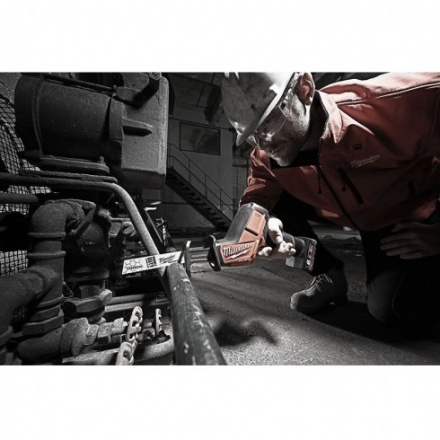 Сабельная пила Milwaukee M12 CHZ-602X FUEL Сабельная пила Milwaukee M12 CHZ-602X FUEL