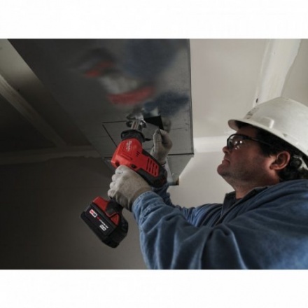 Сабельная пила Milwaukee C18 HZ-0 Сабельная пила Milwaukee C18 HZ-0