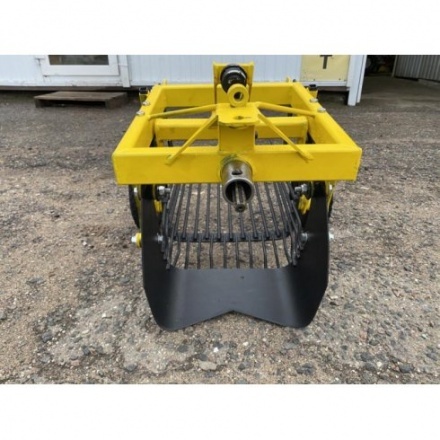 Картофелекопалка ЛКМ-1П к мотоблоку МТЗ Картофелекопалка ЛКМ-1П к мотоблоку МТЗ