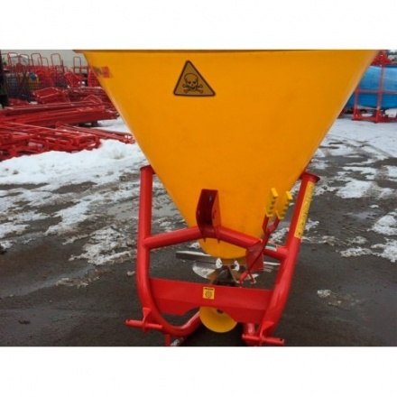 Разбрасыватель удобрений D-POL РМУ 500 л Разбрасыватель удобрений D-POL РМУ 500 л