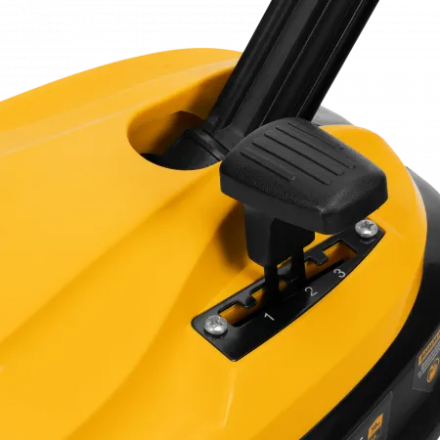 Портативная аккумуляторная газонокосилка Denzel CLM-22 Портативная аккумуляторная газонокосилка Denzel CLM-22