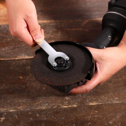 Угловая шлифовальная машина Deko DKAG20 PRO Угловая шлифовальная машина Deko DKAG20 PRO