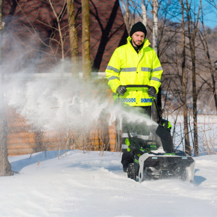 Снегоуборщик аккумуляторный Greenworks 82SN22 82V (c АКБ 5Ач и ЗУ) Снегоуборщик аккумуляторный Greenworks 82SN22 82V (c АКБ 5Ач и ЗУ)