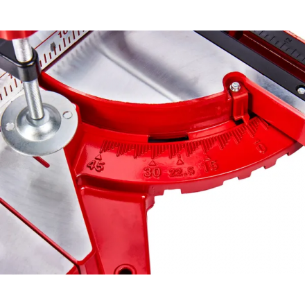 Торцовочная пила Elitech ПТ 825К (204037) Торцовочная пила Elitech ПТ 825К (204037)