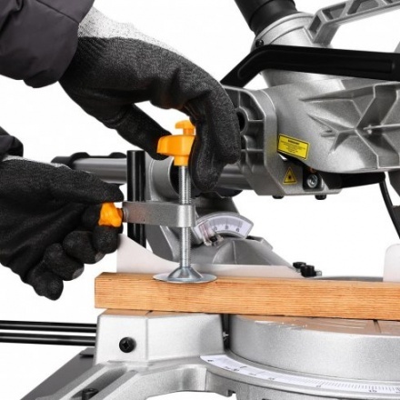 Торцовочная пила Deko DKMS2300W-255 Laser (083-1093) Торцовочная пила Deko DKMS2300W-255 Laser (083-1093)