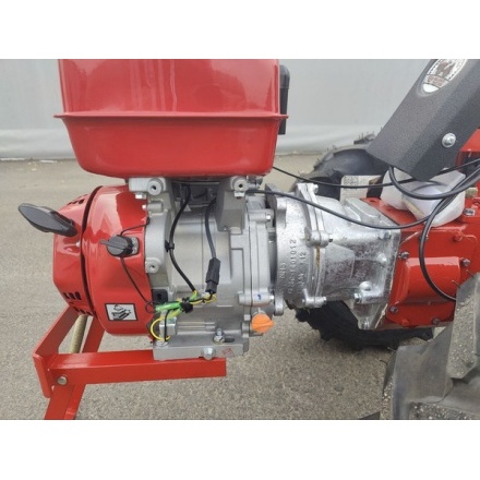 Мотоблок бензиновый МТЗ Беларус-012WM (с двигателем Rato R420) Мотоблок бензиновый МТЗ Беларус-012WM (с двигателем Rato R420)