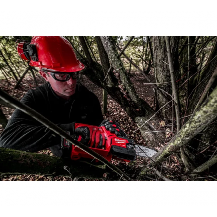 Пила цепная аккумуляторная Milwaukee M12FHS-602X Fuel Пила цепная аккумуляторная Milwaukee M12FHS-602X Fuel