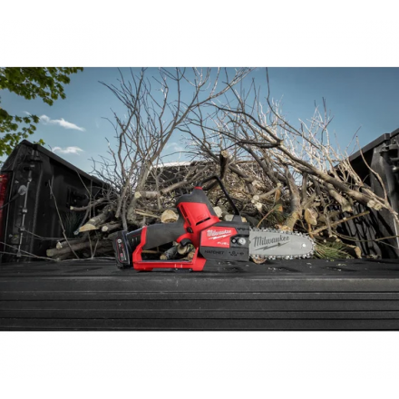 Пила цепная аккумуляторная Milwaukee M12FHS-602X Fuel Пила цепная аккумуляторная Milwaukee M12FHS-602X Fuel