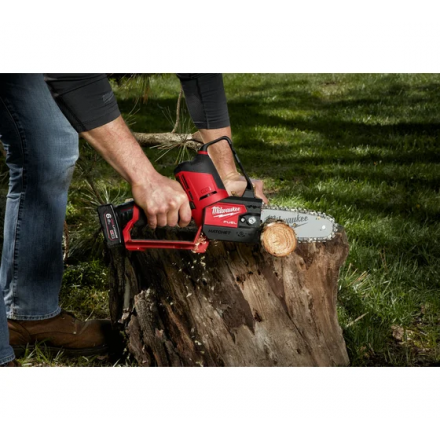 Пила цепная аккумуляторная Milwaukee M12FHS-602X Fuel Пила цепная аккумуляторная Milwaukee M12FHS-602X Fuel