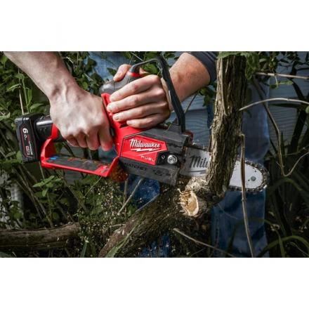 Пила цепная аккумуляторная Milwaukee M12FHS-602X Fuel Пила цепная аккумуляторная Milwaukee M12FHS-602X Fuel