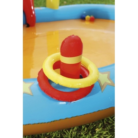 Водный игровой центр Bestway Маленькие чемпионы 53068 (435x213x117) Водный игровой центр Bestway Маленькие чемпионы 53068 (435x213x117)