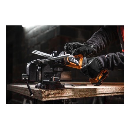 Сабельная пила AEG Powertools BUS18SBL-0 / 4935479662 (без батареи) Сабельная пила AEG Powertools BUS18SBL-0 / 4935479662 (без батареи)