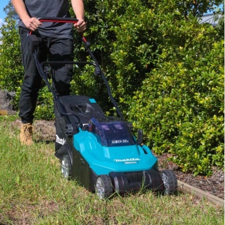 Газонокосилка аккумуляторная Makita DLM382Z Газонокосилка аккумуляторная Makita DLM382Z