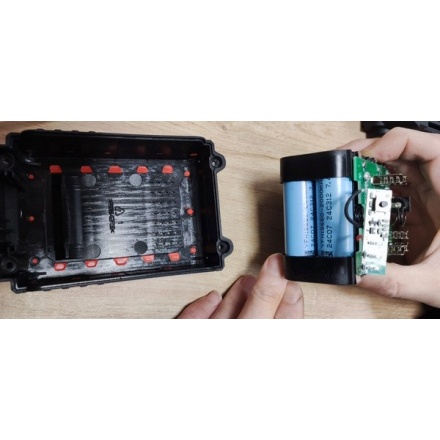 Аккумулятор для электроинструмента Watt 18V 4.0 Ah Li-Ion (1.018.000.02) Аккумулятор для электроинструмента Watt 18V 4.0 Ah Li-Ion (1.018.000.02)