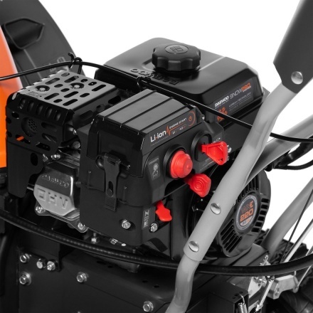 Снегоуборщик бензиновый Daewoo Power S 8060 Снегоуборщик бензиновый Daewoo Power S 8060
