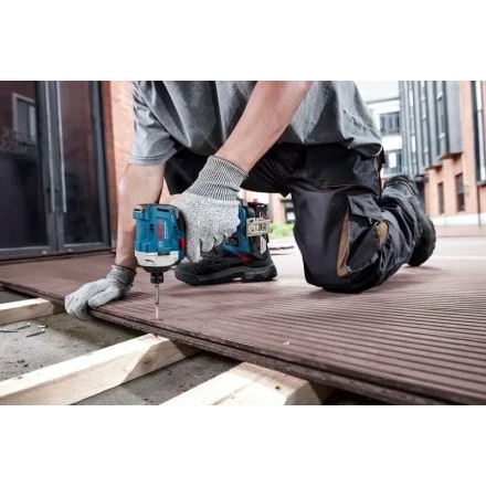 Винтоверт Bosch GDR 18V-215 Professional 06019N2002 (с 2-мя АКБ, кейс) Винтоверт Bosch GDR 18V-215 Professional 06019N2002 (с 2-мя АКБ, кейс)