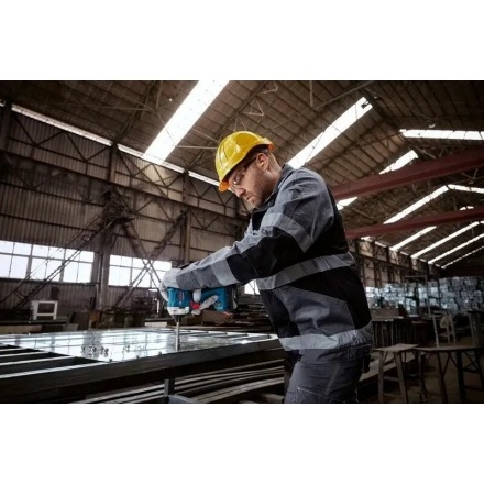 Винтоверт Bosch GDR 18V-215 Professional 06019N2002 (с 2-мя АКБ, кейс) Винтоверт Bosch GDR 18V-215 Professional 06019N2002 (с 2-мя АКБ, кейс)