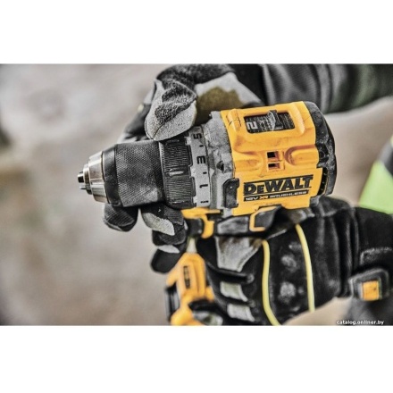 Дрель-шуруповерт DeWalt DCD800NT (без АКБ, кейс) Дрель-шуруповерт DeWalt DCD800NT (без АКБ, кейс)