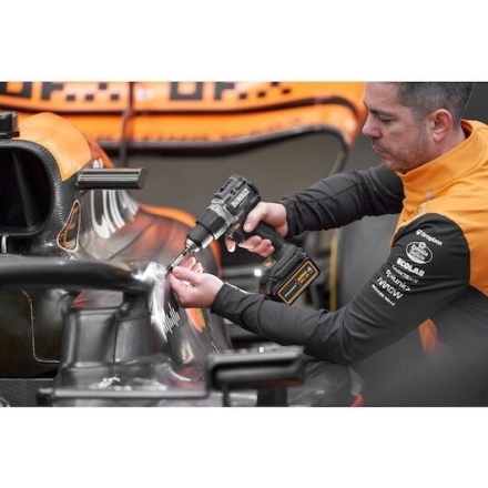 Ударная дрель-шуруповерт DeWalt DCD85MM1T-QW (с 1-м АКБ, кейс) Ударная дрель-шуруповерт DeWalt DCD85MM1T-QW (с 1-м АКБ, кейс)