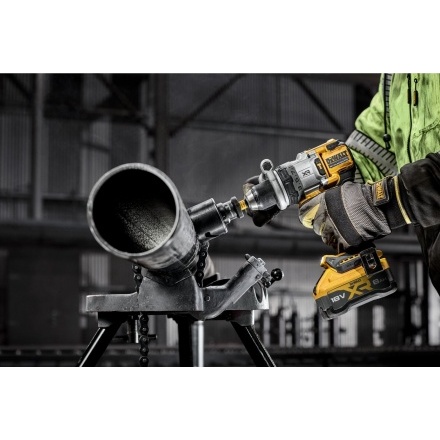 Ударная дрель-шуруповерт DeWalt DCD1007WW1T (с 1-им АКБ, кейс) Ударная дрель-шуруповерт DeWalt DCD1007WW1T (с 1-им АКБ, кейс)