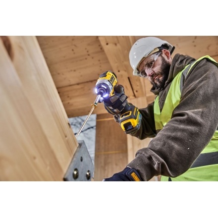 Винтоверт DeWalt DCF860N (без АКБ) Винтоверт DeWalt DCF860N (без АКБ)