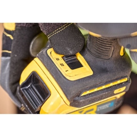 Винтоверт DeWalt DCF870N (без АКБ) Винтоверт DeWalt DCF870N (без АКБ)